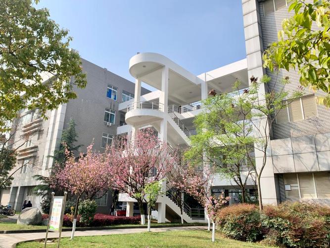 四川省旅游学校在哪?四川旅游学校简介?-第6张图片-职教招生网 四川省旅游学校在哪?四川旅游学校简介?-第6张图片-职教招生网
