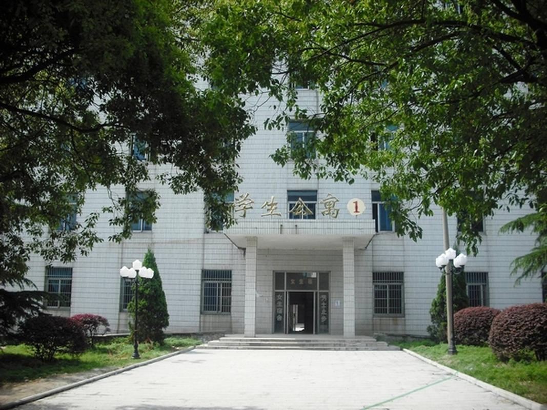 赣州技师学院中专？赣州技师学院中专学费？