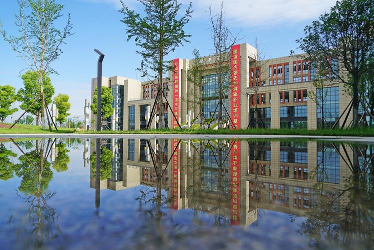 广汉市职业中专?广汉市职业中专学校是公办吗?-第5张图片-职教招生网 广汉市职业中专?广汉市职业中专学校是公办吗?-第5张图片-职教招生网