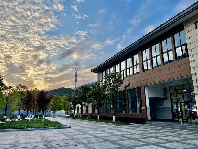 达州市经济贸易学校，达州市商贸中等专业学校-第4张图片-职教招生网
