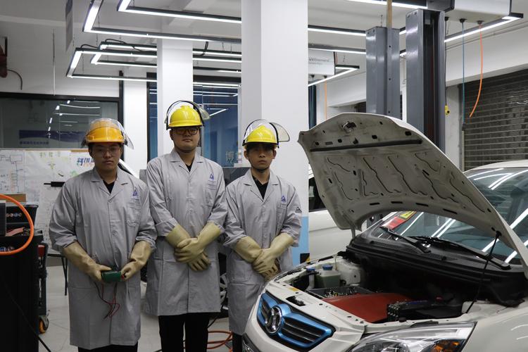 温州汽车维修专业?温州汽车维修专业学校喷漆?-第4张图片-职教招生网 温州汽车维修专业?温州汽车维修专业学校喷漆?-第4张图片-职教招生网