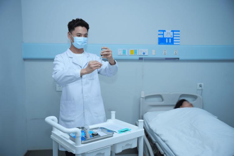 护理专业有男的吗,学护理有男生吗?-第1张图片-职教招生网 护理专业有男的吗,学护理有男生吗?-第1张图片-职教招生网