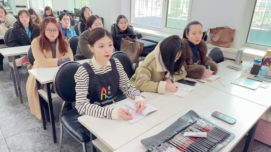 德阳的化妆学校,德阳的化妆学校有哪些-第6张图片-职教招生网 德阳的化妆学校,德阳的化妆学校有哪些-第6张图片-职教招生网