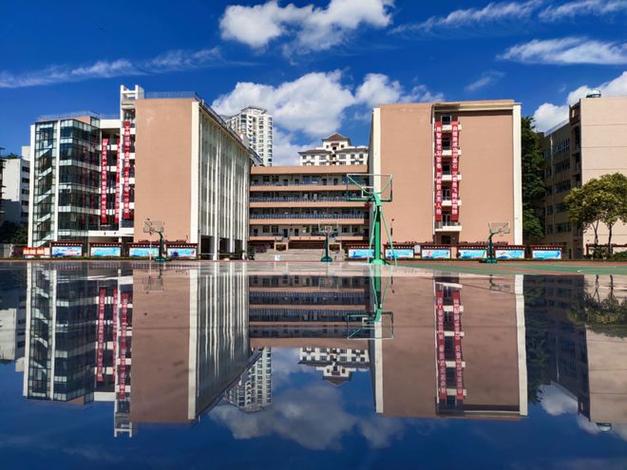 四川一中是什么学校?四川一中校服?-第4张图片-职教招生网 四川一中是什么学校?四川一中校服?-第4张图片-职教招生网